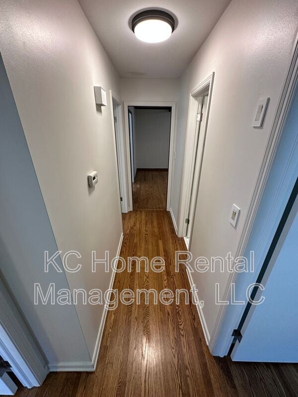 Building Photo - 8216 W 97th St