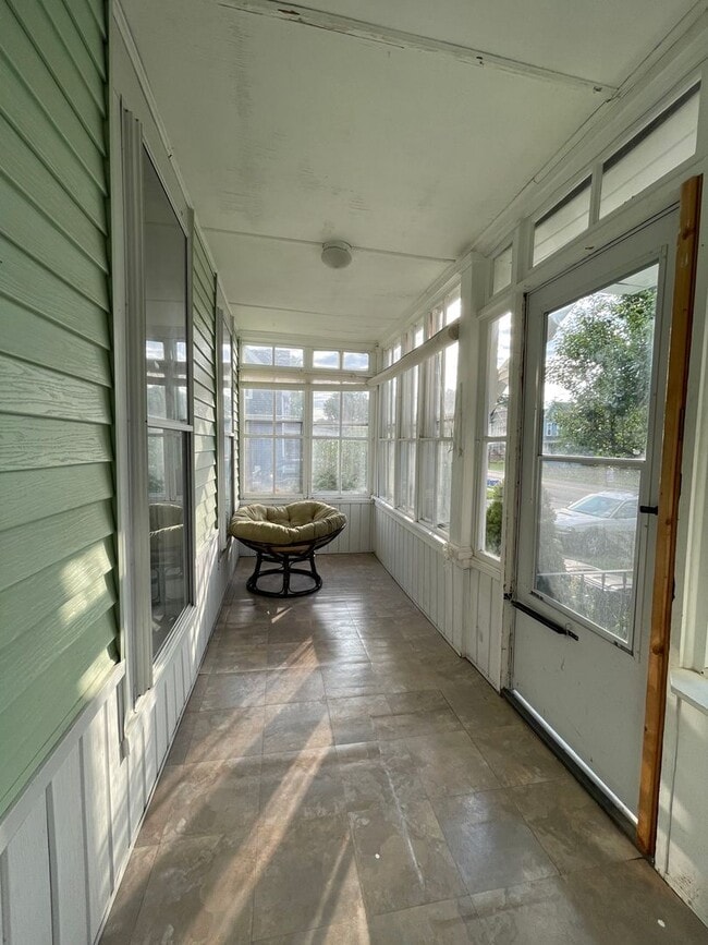 Building Photo - Village of Black River 4 /5 Bedroom Home w...
