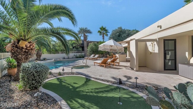 Building Photo - 9447 E Calle De Valle Dr