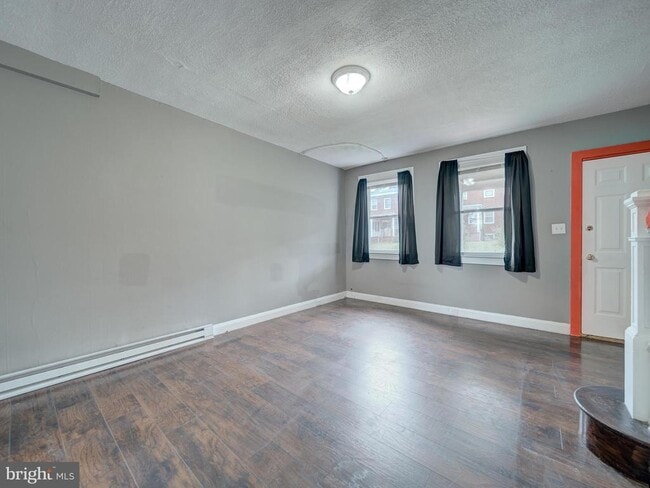 Building Photo - 2047 Griffis Ave