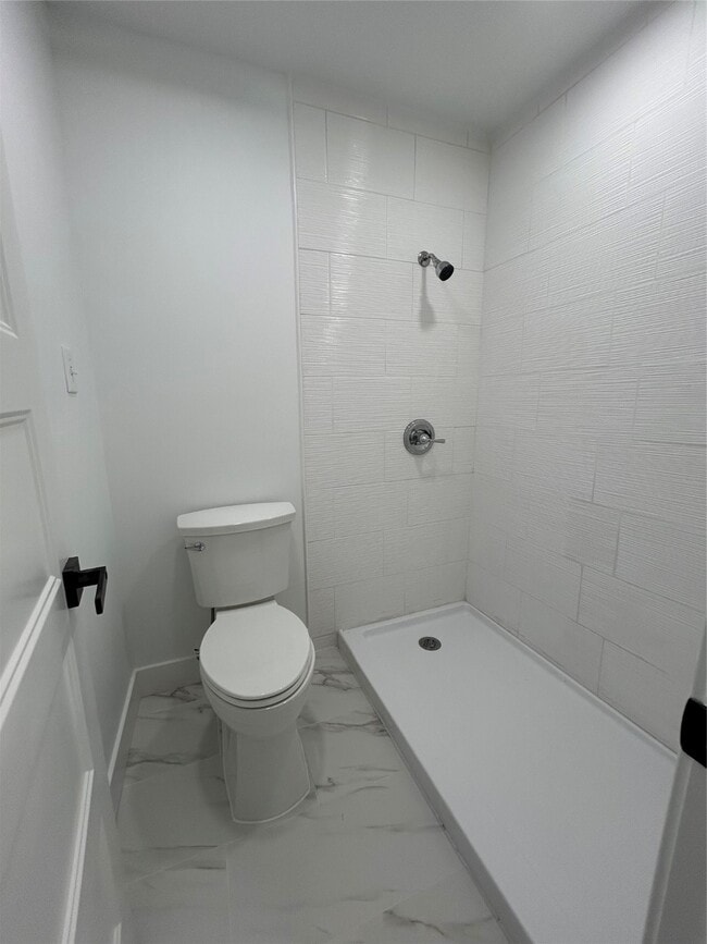 Building Photo - 8523 Riverside Walk Ln