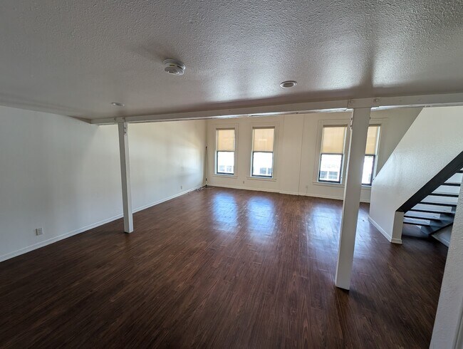 Building Photo - 205 SE Grand Ave