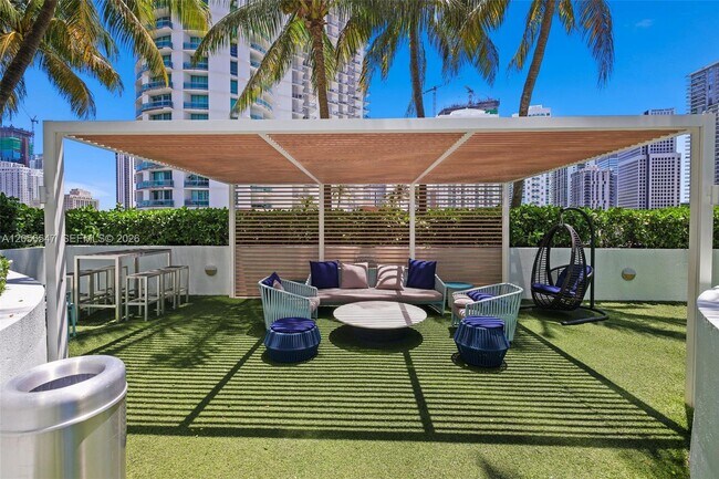 Building Photo - 90 SW 3rd St