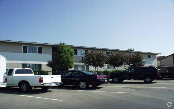 Building Photo - 1336 W Stoneridge Ct.