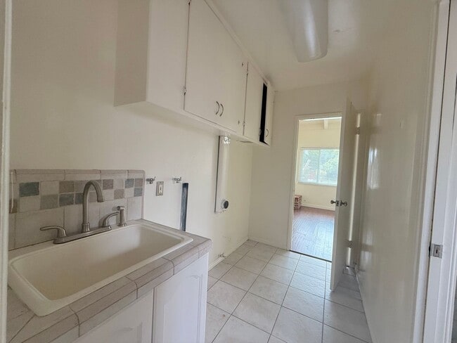 Building Photo - 4719 La Presa Ave