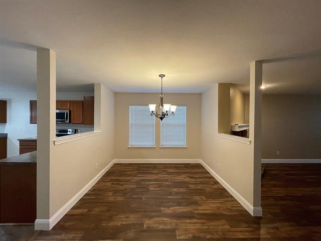 Building Photo - 804 White Fields Way