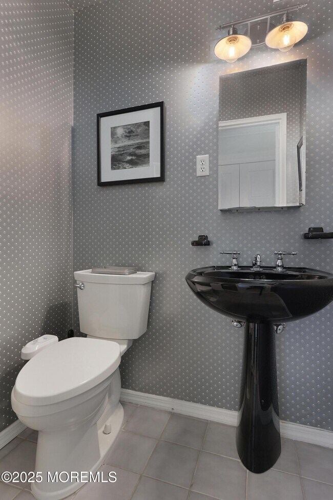 Building Photo - 675 Ocean Ave N