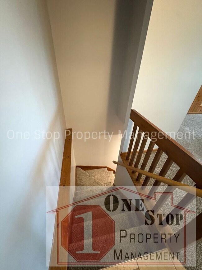 Building Photo - Beautiful 3 Bedroom / 2 Bathroom House in Blue Springs!