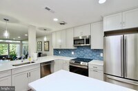 Building Photo - 2204 S Quincy St