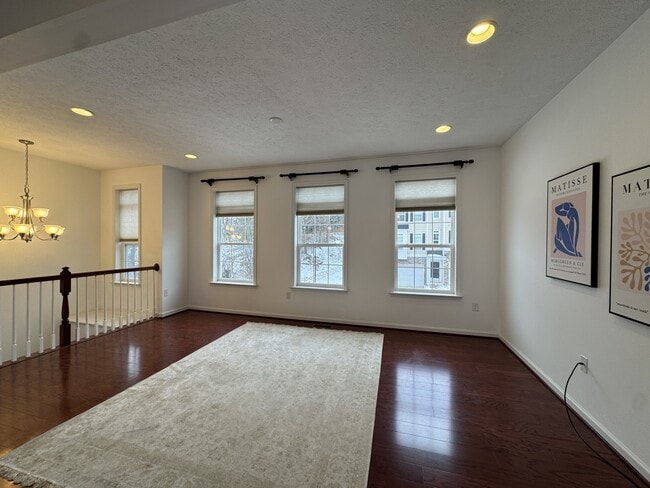 Building Photo - 3339 Sun Ct