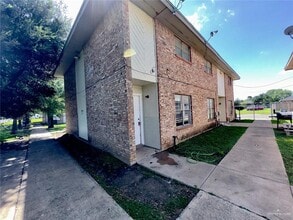 Building Photo - 8 E St