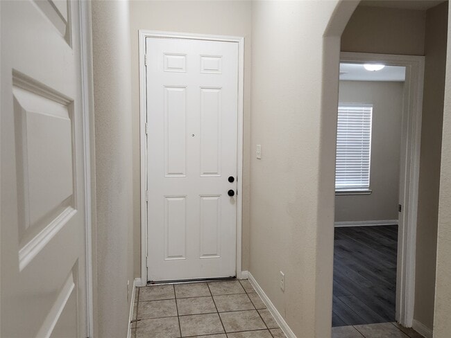 Building Photo - 2411 Village Stone Ct