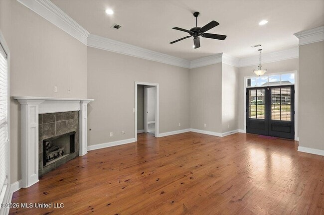 Building Photo - 1022 Trinity Dr