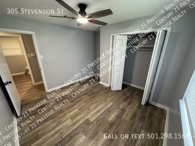 Building Photo - 305 Stevenson St