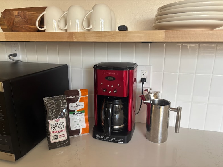 Building Photo - 1095 Calle Jazmin