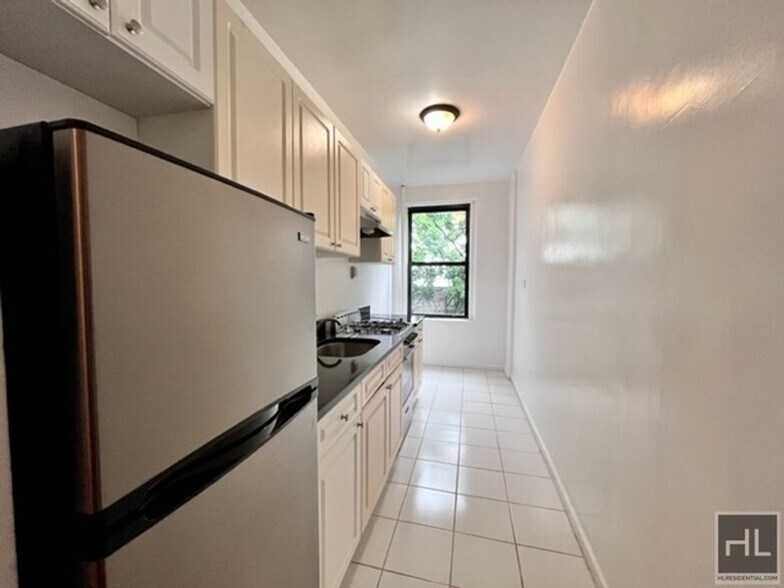 Building Photo - BROADWAY