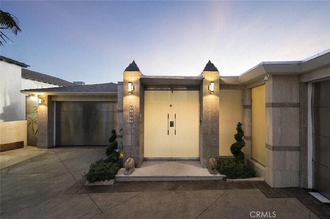 Building Photo - 31877 Circle Dr