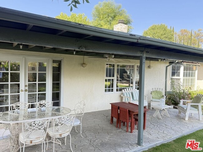 Building Photo - 30556 Rainbow View Dr