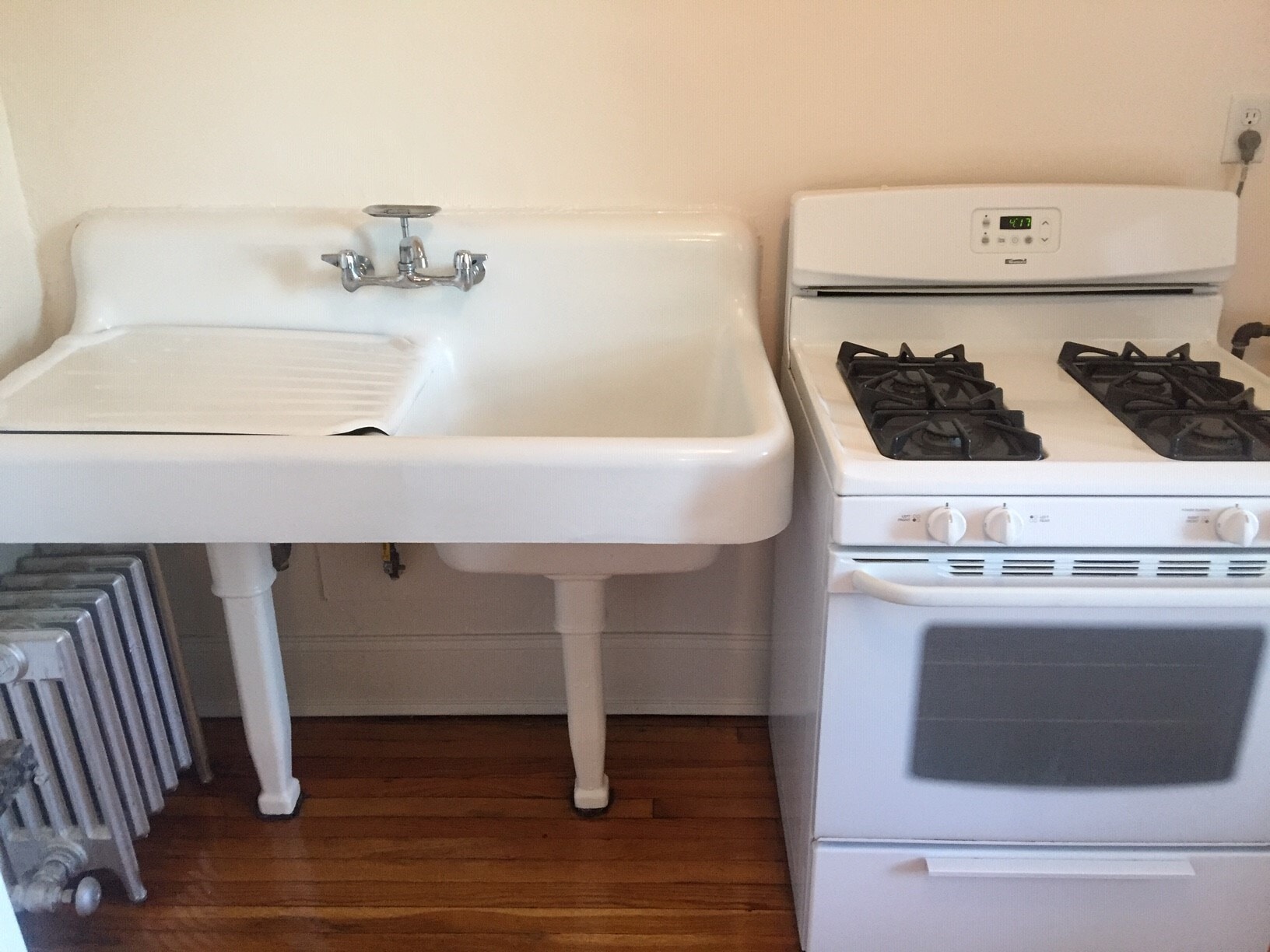 kitchen sink - 73 Prospect St