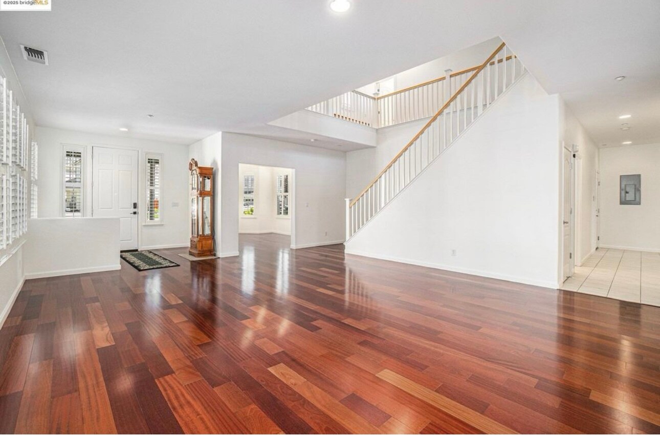 Building Photo - 722 Bentley Ct