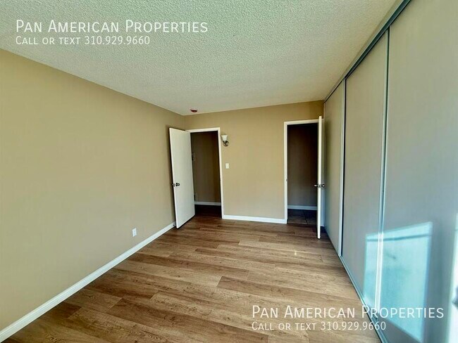 Building Photo - 326 S Gerhart Ave