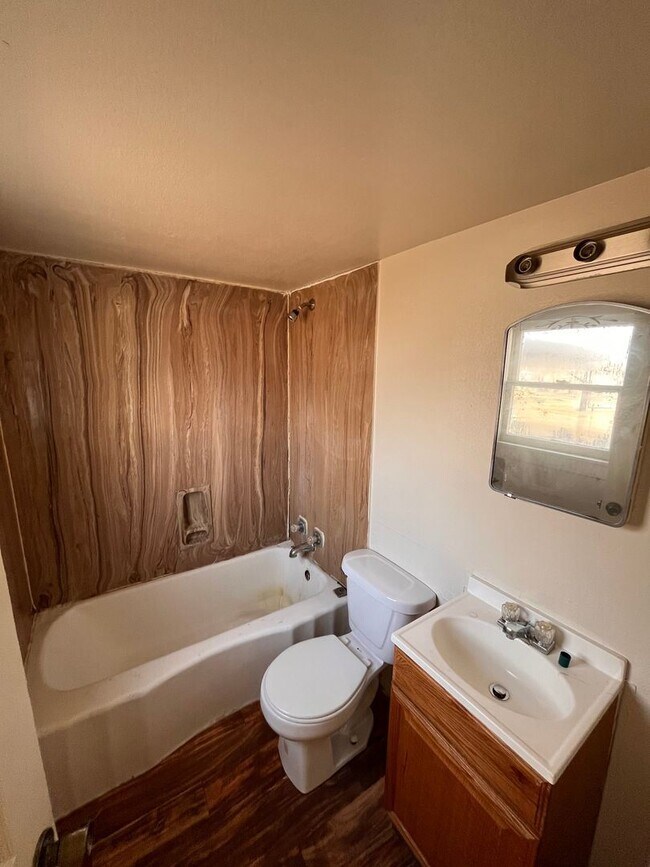 Building Photo - Studio, 1 bath House - 800 N Atkinson (1002)