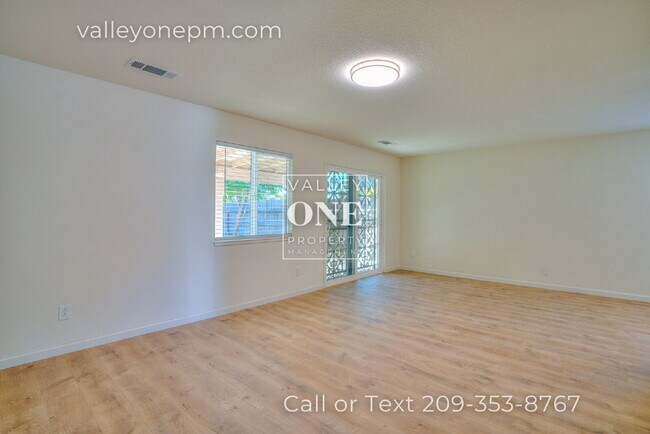 Building Photo - 1634 Arlington Ct