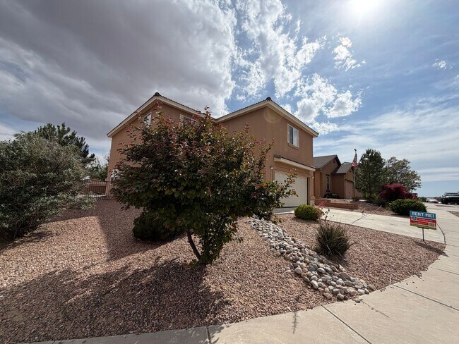 Building Photo - 4 Bedroom Home Available Near McMahon Blvd NW & Universe Blvd NW!