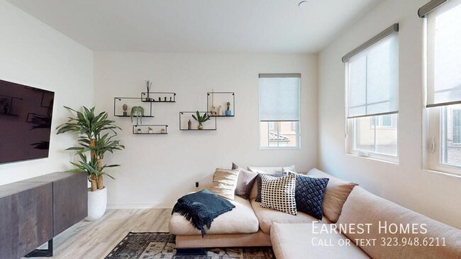 Building Photo - 20607 W Chestnut Cir