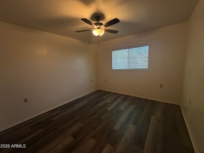 Building Photo - 235 E Paula Cir