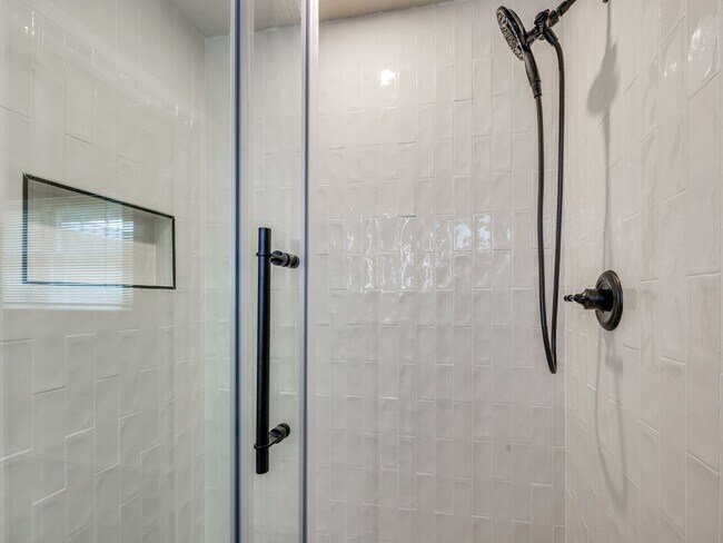 Building Photo - Newly Remodeled 3 Bed Home Near Lake Hefner | Screened Porch + 2 Living Areas