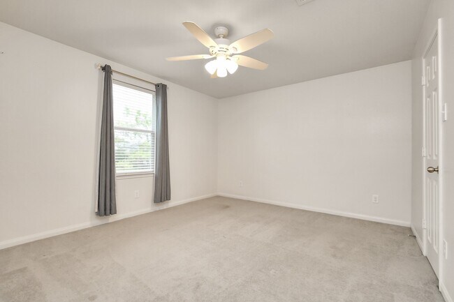 Building Photo - 829 Indigo Springs Ln