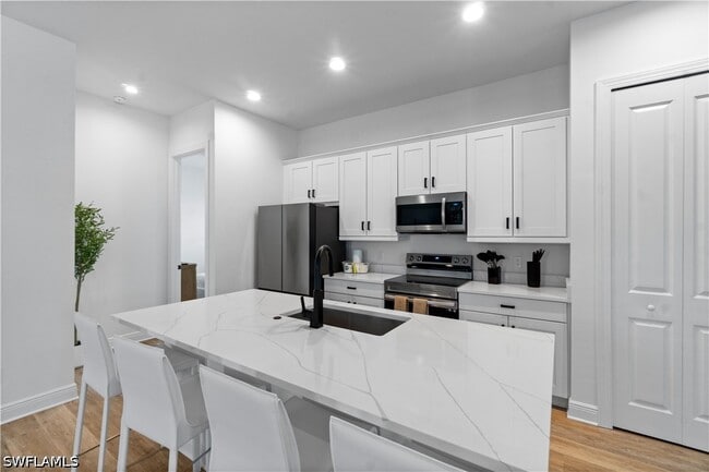 Building Photo - 551 97th Ave N