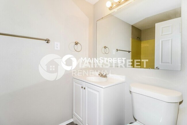 Building Photo - 3 Bedroom Pet-Friendly Home in Memphis, TN with Main Street Renewal