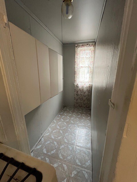 Building Photo - 93 Pulaski St