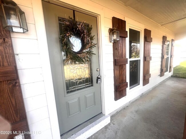 Building Photo - 405 Beaver Creek Dr