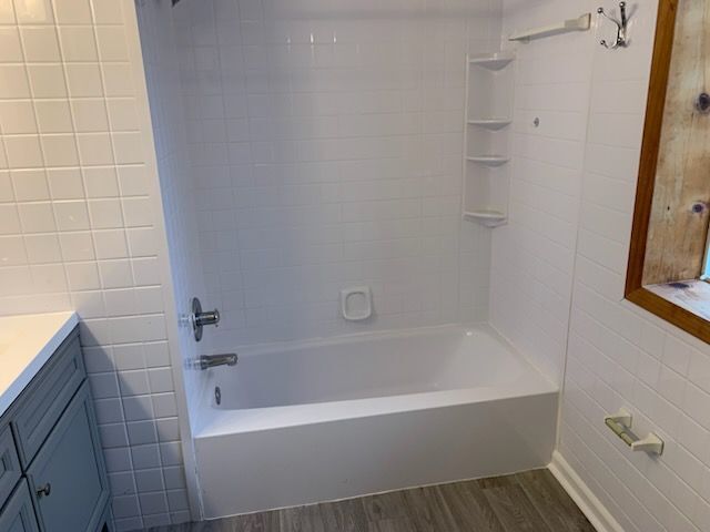 Building Photo - 190 Lake Shore Dr