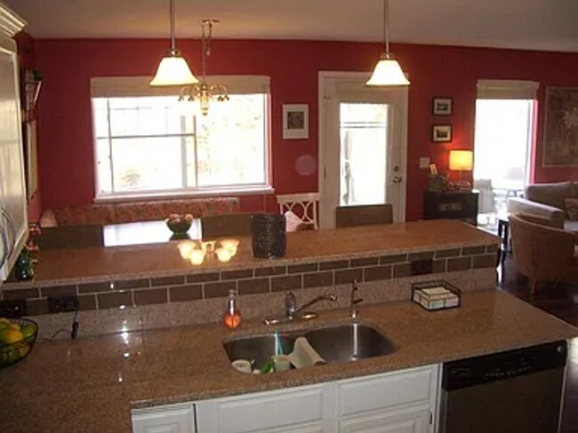 Building Photo - 1798 N 177th Plaza