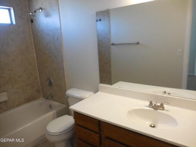 Building Photo - 14741 Calhoun Dr