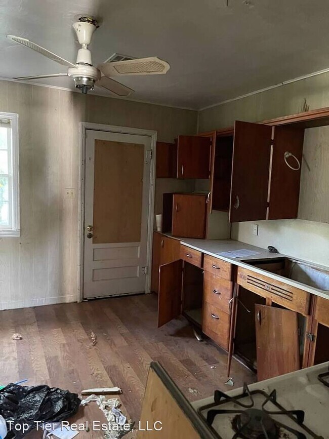 Building Photo - 3 br, 1 bath House - 1607 SW F Ave