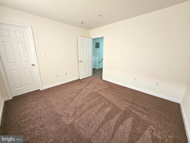 Building Photo - 261 Thomas Harmon Dr