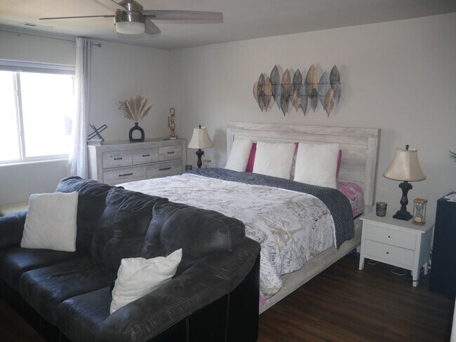 Building Photo - 2 Story Stunner in Widefield - $2750/Mos P...