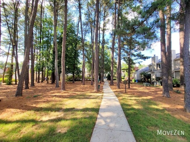 Building Photo - 5622 Darrow Dr