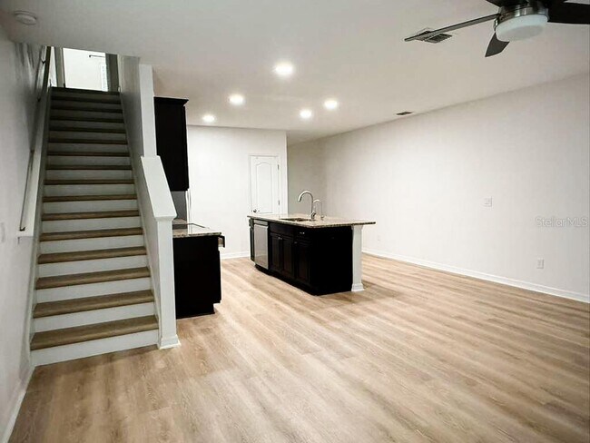 Building Photo - 600 Northern Way