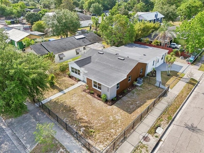 Building Photo - 730 W Swoope Ave