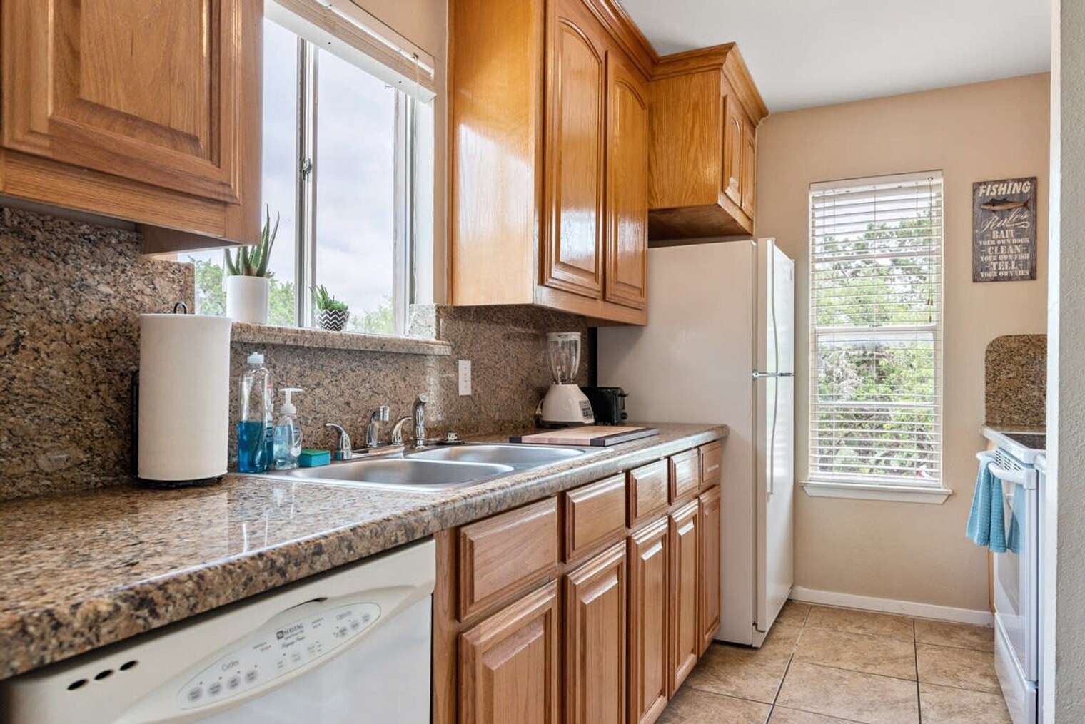 Building Photo - 1029 Parkview Dr