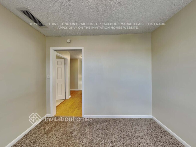 Building Photo - 15520 Briarwood Manor