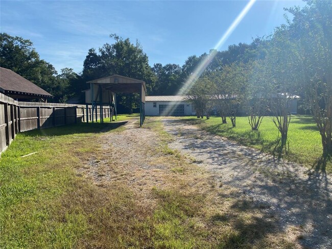 Building Photo - 18733 Deer Glen Dr