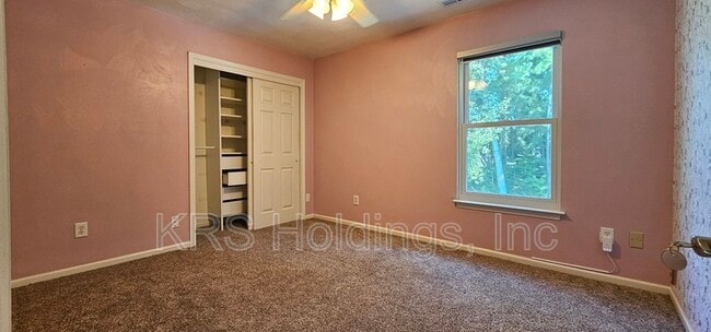 Building Photo - 25 Gallaer Ct