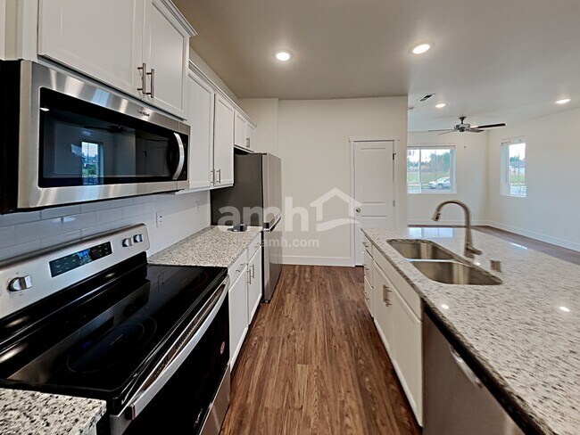 Building Photo - 33142 Ten Trails Pkwy